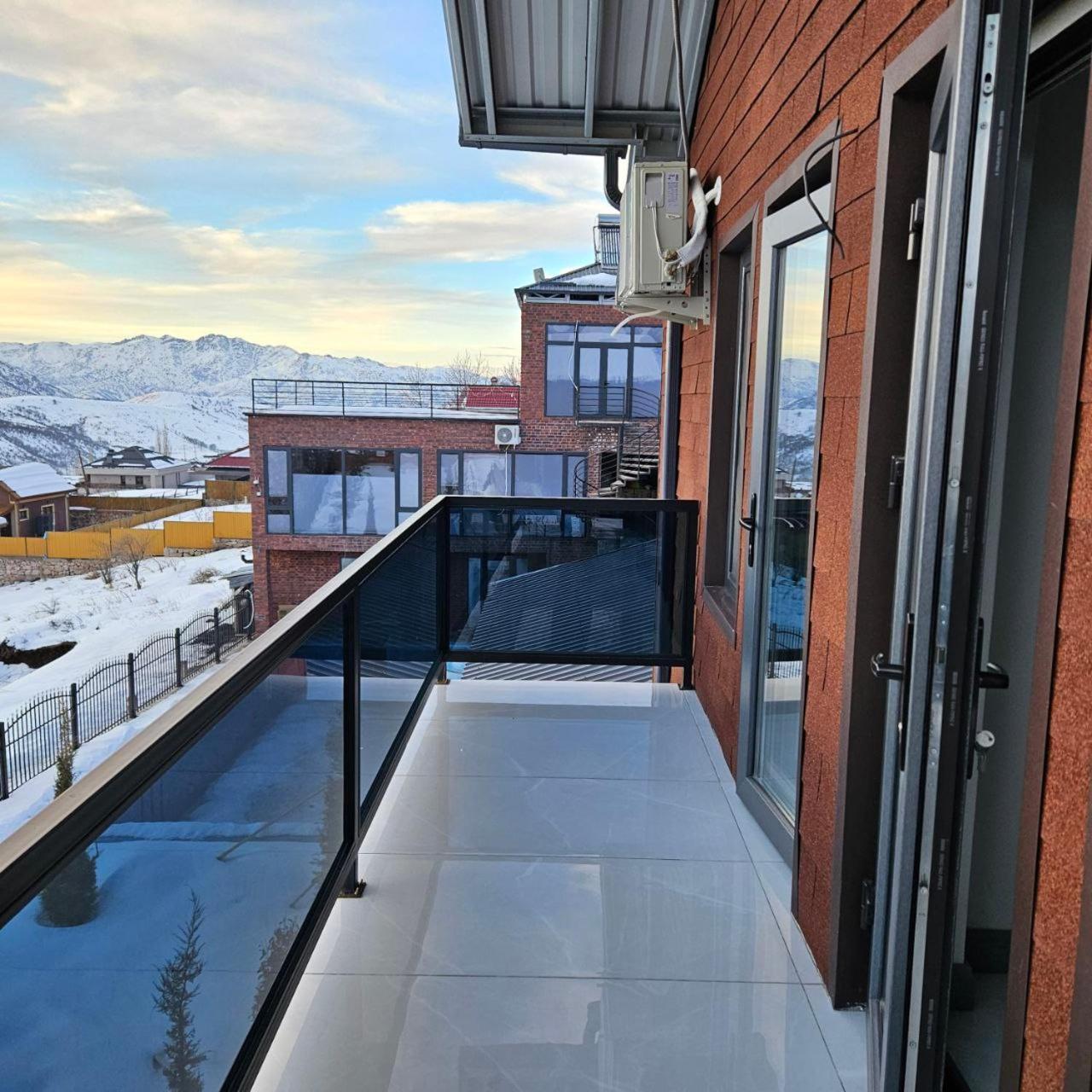 Hostal Panorama Lux Chimgan Exterior foto